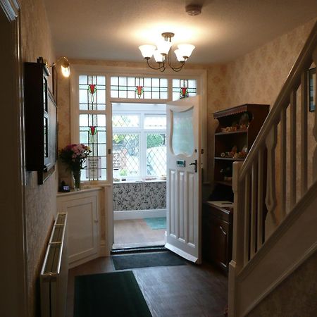 Cherry Blossom Guest House Вітбі Екстер'єр фото