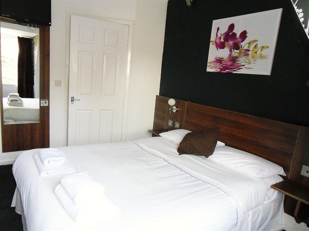 Cherry Blossom Guest House Вітбі Екстер'єр фото