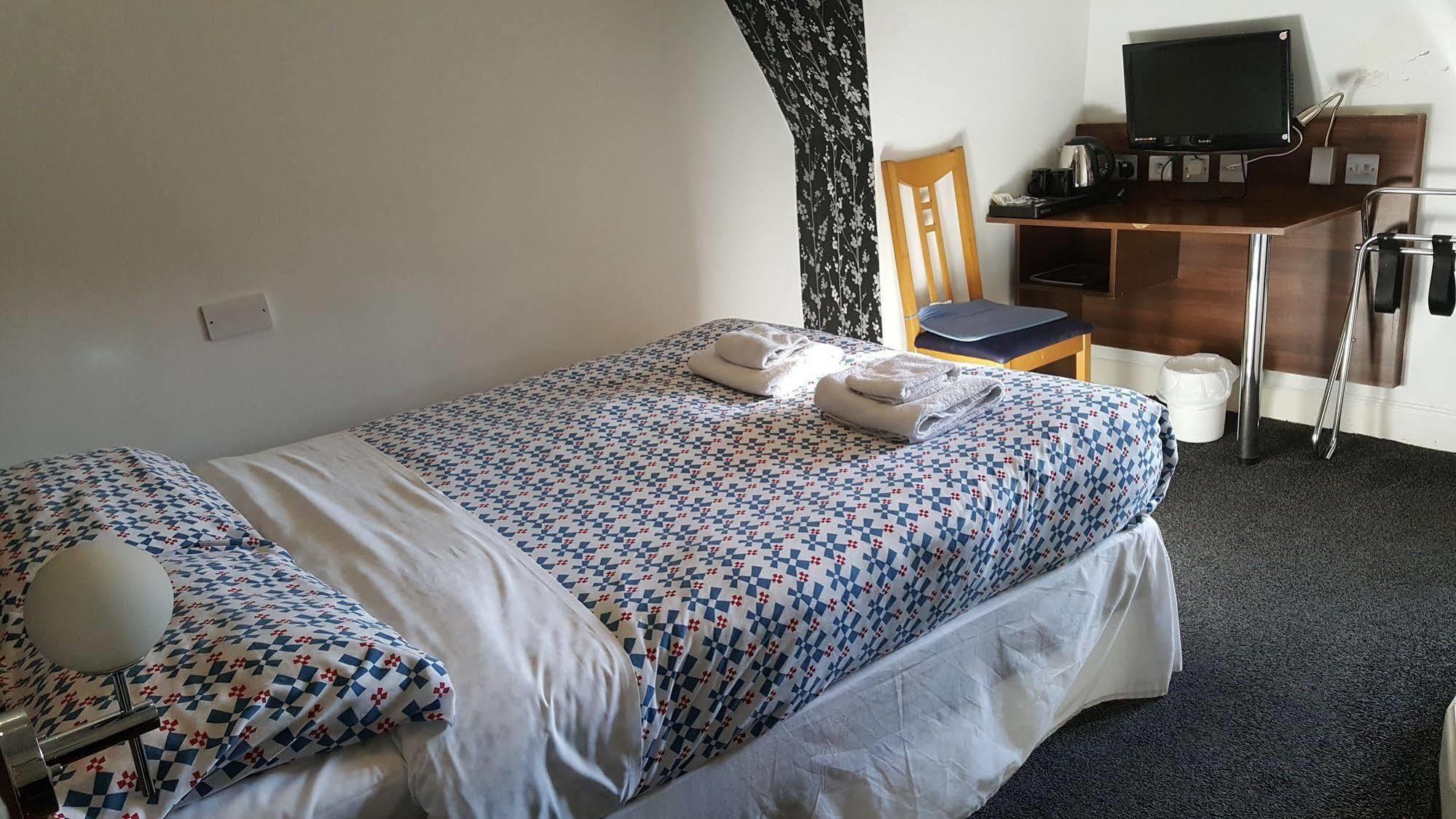 Cherry Blossom Guest House Вітбі Екстер'єр фото