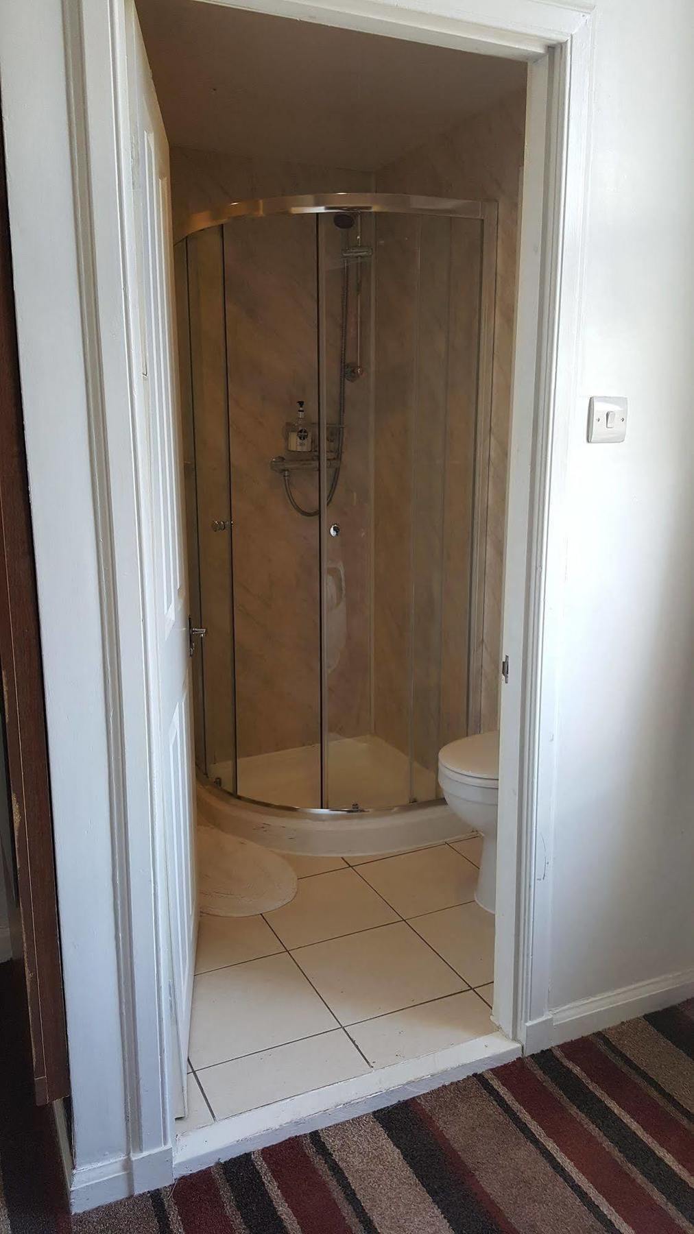 Cherry Blossom Guest House Вітбі Екстер'єр фото