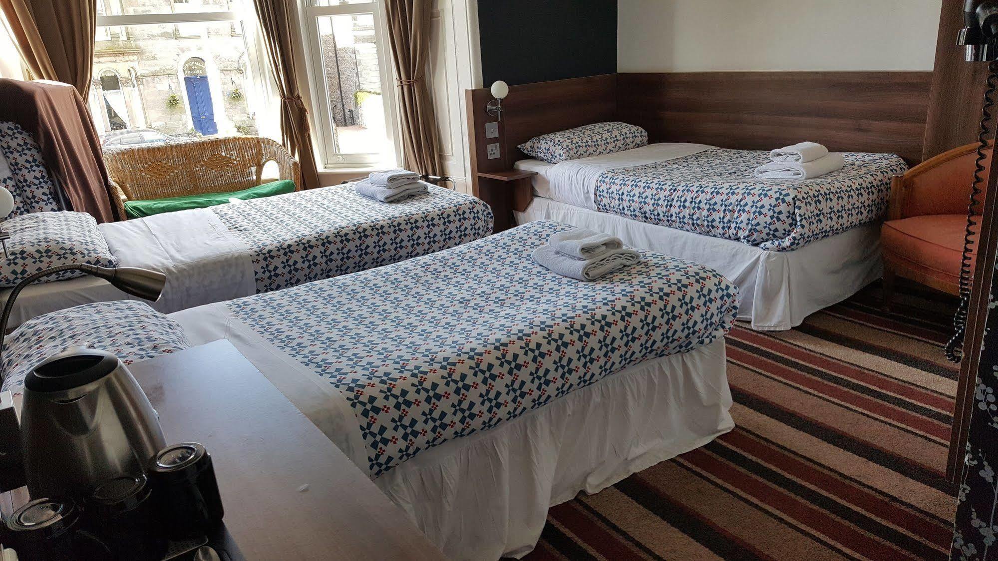 Cherry Blossom Guest House Вітбі Екстер'єр фото