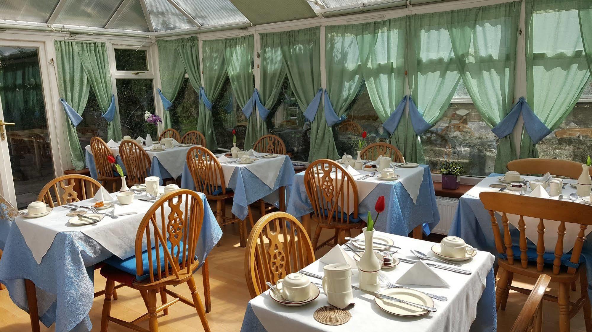 Cherry Blossom Guest House Вітбі Екстер'єр фото